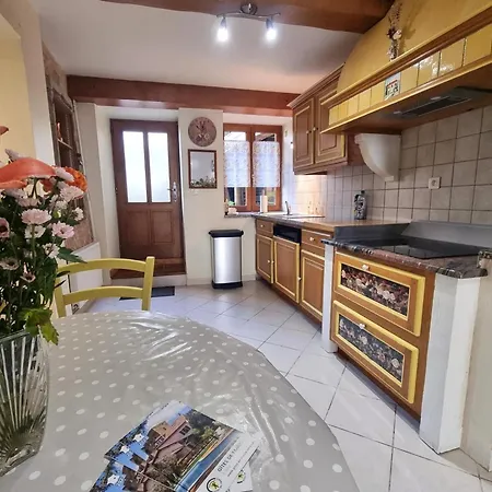 Chaleureux A Saint-germain-laval Avec Wifi, Ideal Pour 2 A 4 Personnes * Saint-Germain-Laval (Loire)