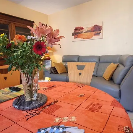 Hébergement de vacances Gîte cosy avec cour privée, 2 chambres, cuisine équipée, TV, WiFi – Saint-Germain-Laval - FR-1-496-120 Saint-Germain-Laval (Loire)