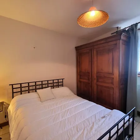 Hébergement de vacances Gîte cosy avec cour privée, 2 chambres, cuisine équipée, TV, WiFi – Saint-Germain-Laval - FR-1-496-120 *